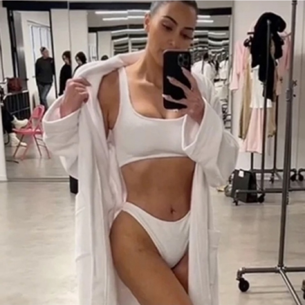 NWT SKIMS COTTON JERSEY DIPPED THONG IN MARBLE SIZE MEDIUM